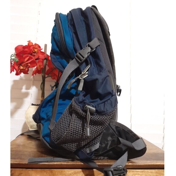 SOLD🟠🟠🟠🟠🟠🟠The North Face Borealis Large Backpack Gray Blue 19"H x14"W - Picture 3 of 14